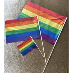 Pride regnbueflag, p trpind, Medium