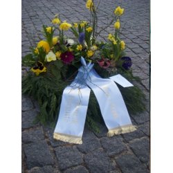 Krans med blomster opsats