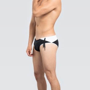 DYNAMITE BRIEF  Black & White