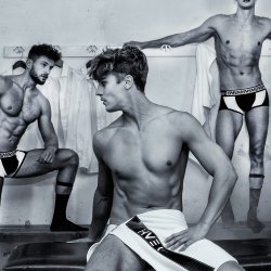 ACTION TRUNK  Red Echo